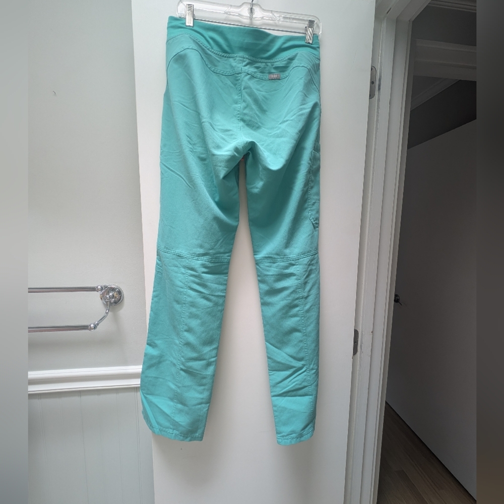 Figs Women's Kade Cargo Tall Small Scrub Pants
